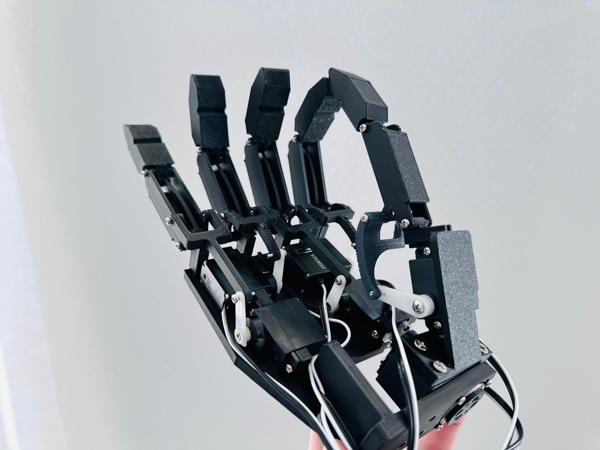 Lethic&rsquo;s robot hand